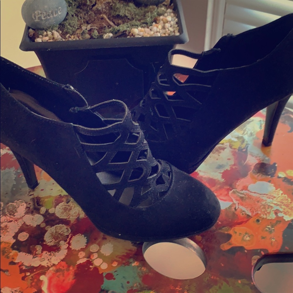 👣Impo heels with cutouts 👄